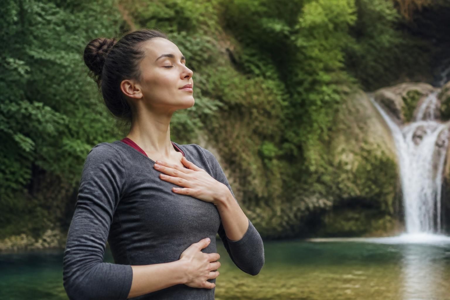 descubre por qué el cuerpo comunica lo que la mente guarda y aprende a interpretar sus señales para mejorar tu bienestar emocional y físico.